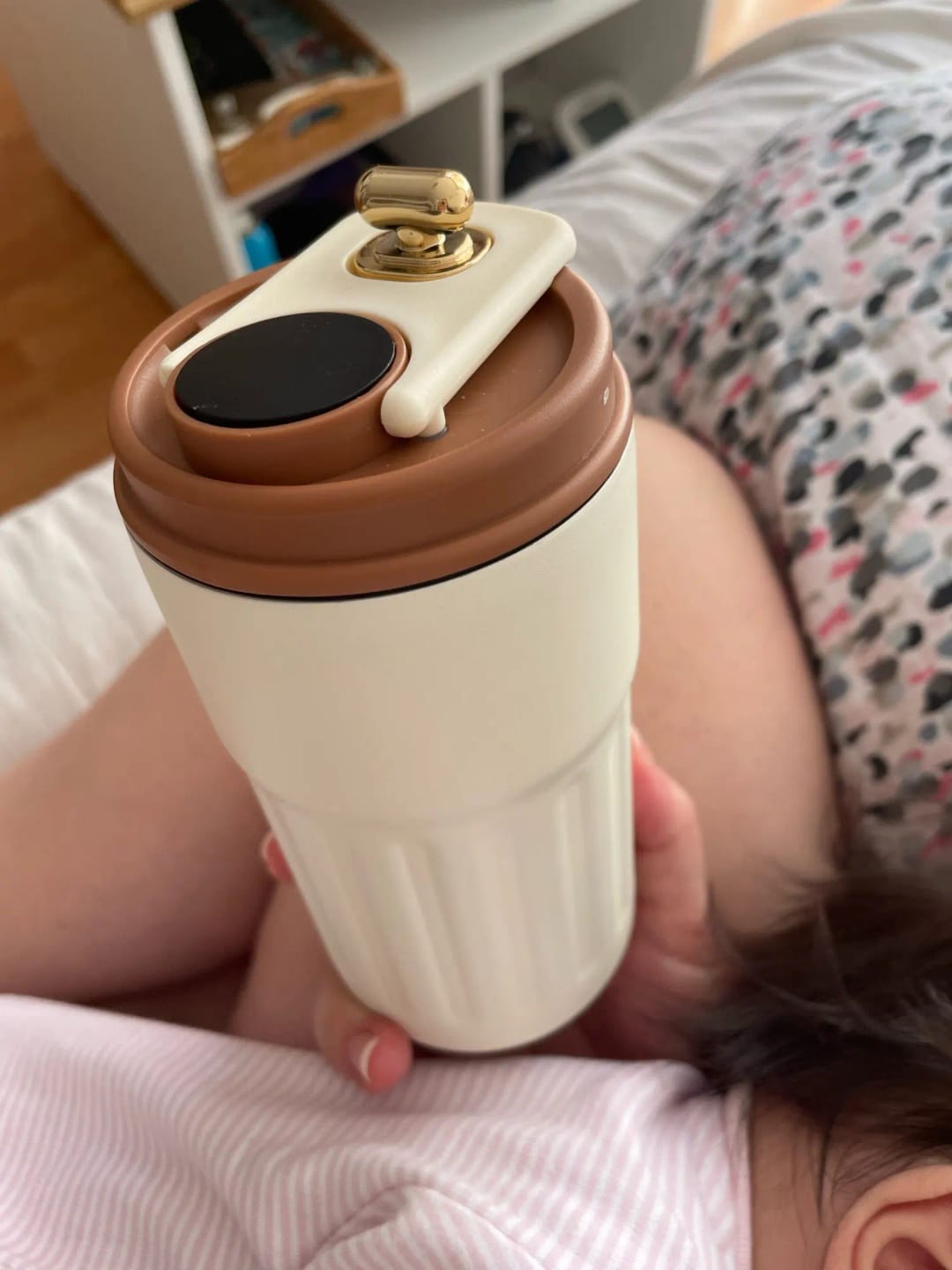The Rise of the Temperature Display Travel Mug: A Comprehensive Guide to Staying Hydrated in Style