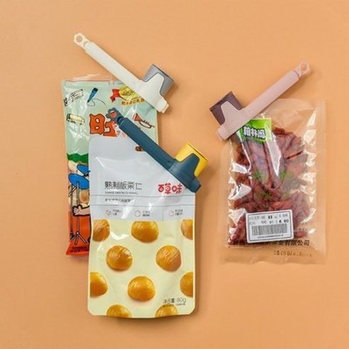 Snack Sealing Storage Clip Fresh Keeping Sealer Clamp Plastic Helper Food Saver Travel Kitchen Tools Food Storage Bag Seal Clip: Food Storage Containers.