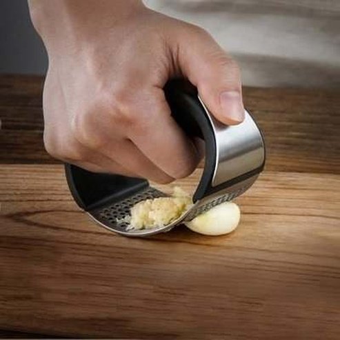 Stainless Steel Garlic Press Household Manual Press Device Kitchen Squeezer Ginger Garlic Tools Kitchen Accessories. Product Type: Garlic Presses.