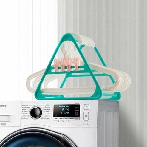 Clothes Hanger Rack